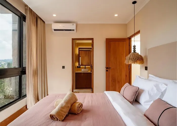 Holiday home Warm & Cozy Pool With Modern Comforts *