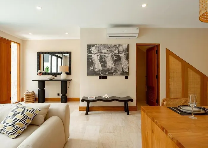 Warm & Cozy Pool With Modern Comforts *