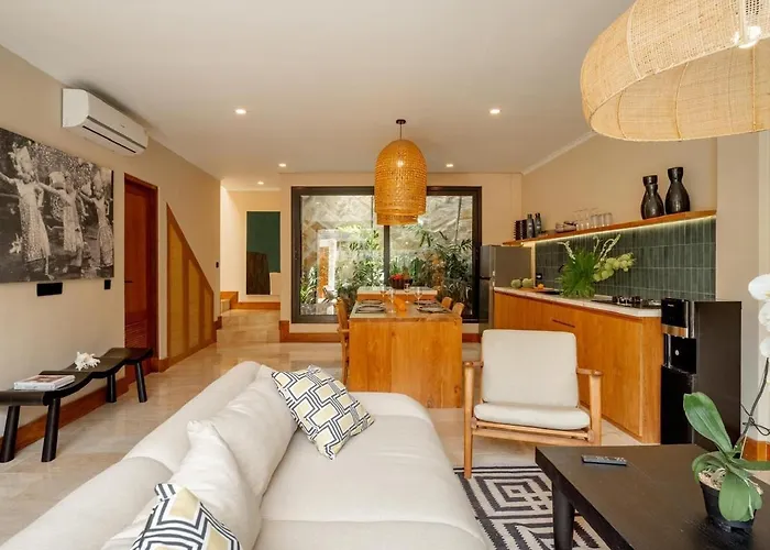 Warm & Cozy Pool With Modern Comforts Holiday home